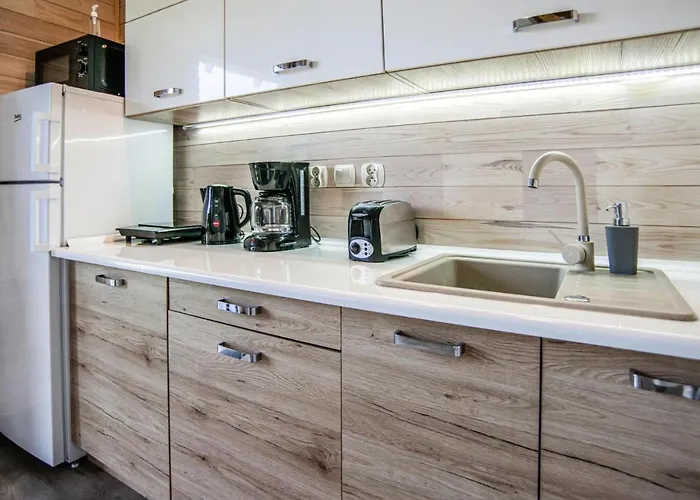 Air-conditioned Homes, Summer Pool,