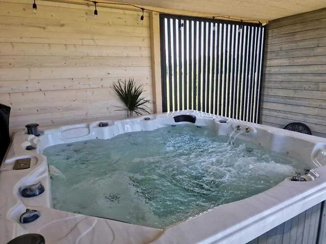 Air-conditioned Homes, Summer Pool, *